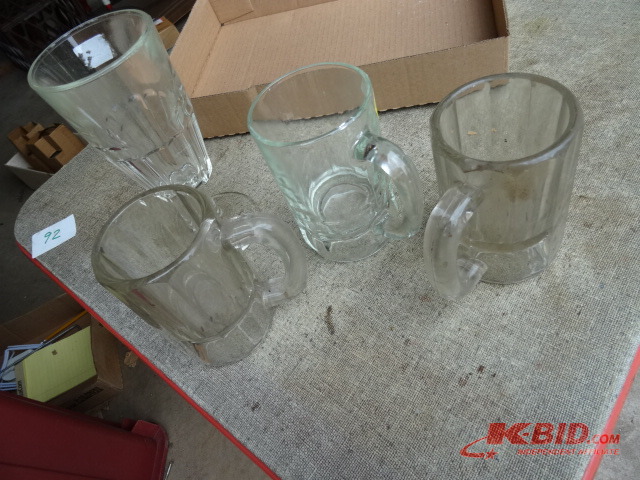 lot 112 image: Mugs