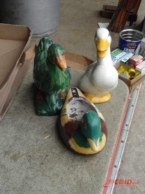 lot 114 image: Ducks