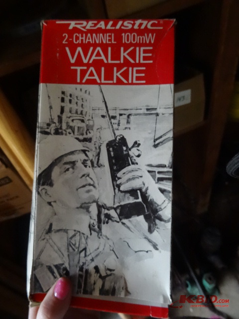 lot 122 image: Walkie Talkie