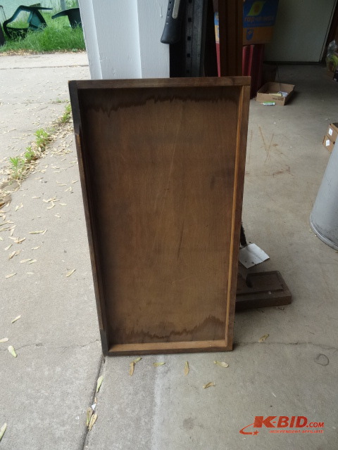 lot 135 image: Wood Tray