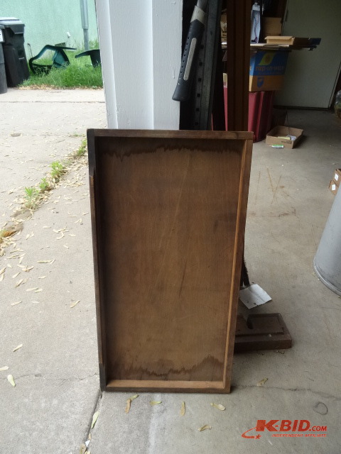lot 137 image: Wood Tray