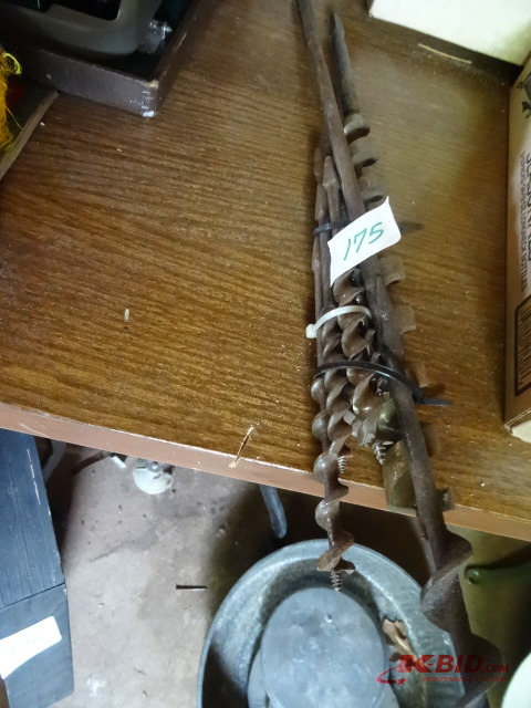 lot 175 image: Bits