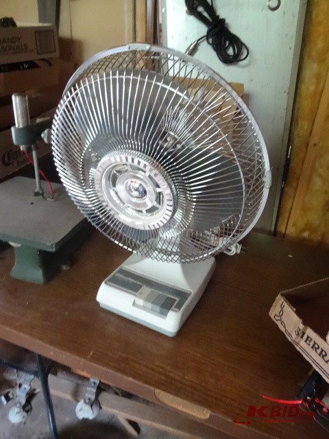 lot 183 image: Fan