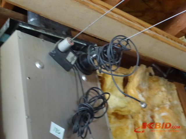 lot 186 image: CB Antennas