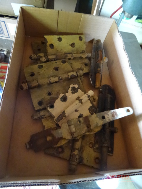 lot 200 image: Hinges