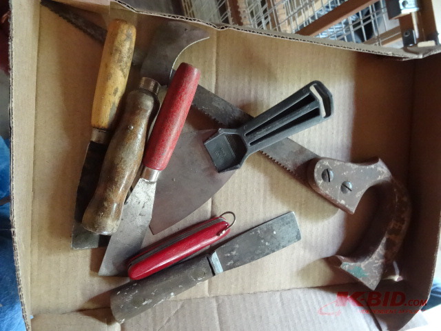 lot 223 image: Knives