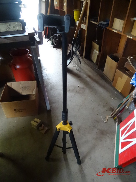 lot 231 image: Guitar Stand