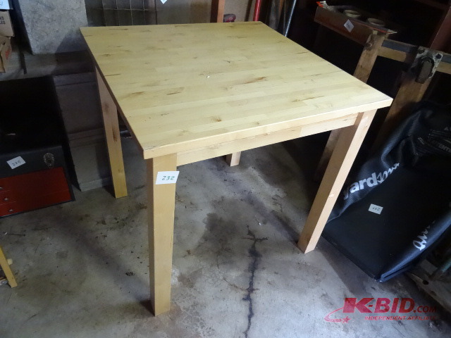 lot 232 image: Table