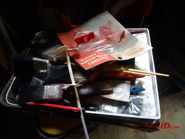 lot 251 image: Paint Supplies