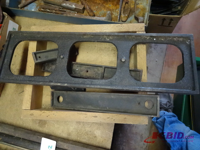 lot 264 image: Metal Pieces