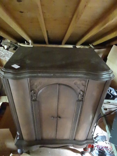 lot 317 image: Cabinet