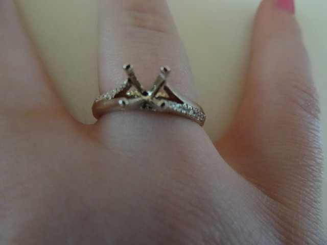 Ladies Engagement Ring