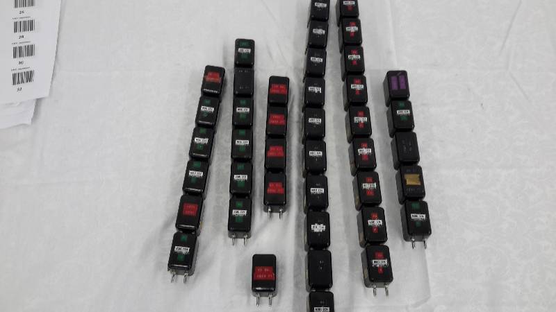 lot 27 image: electronic equipment