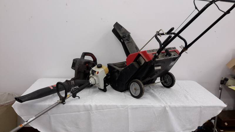 lot 42 image: snowthrower, yard trimmer, blower