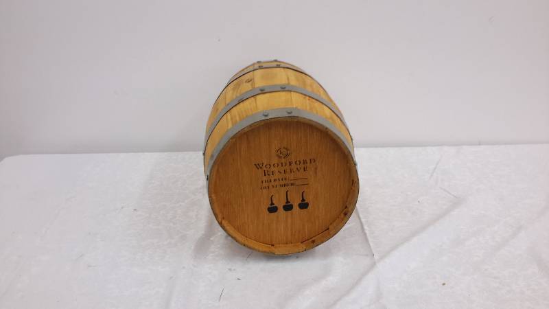 lot 53 image: wooden barrel