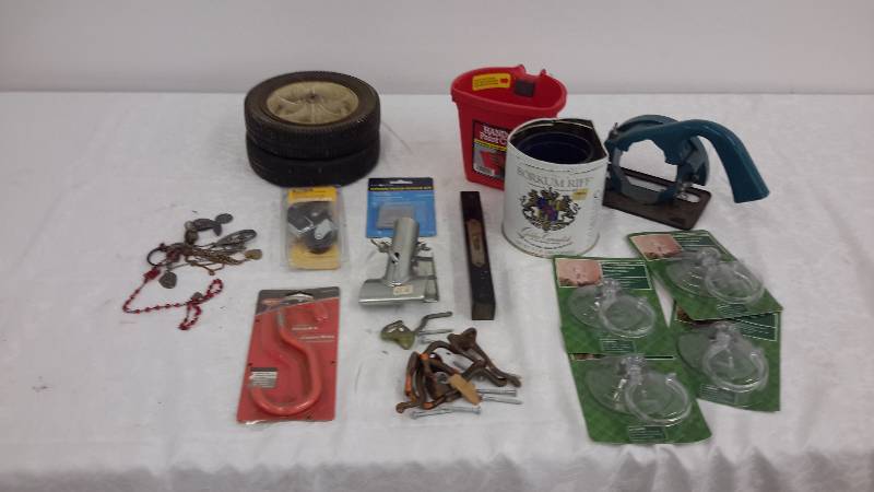 lot 55 image: hardware, level, misc