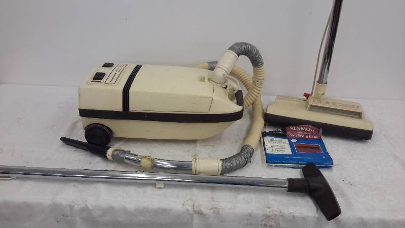 lot 98 image: kenmore vac