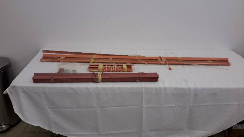lot 107 image: blinds