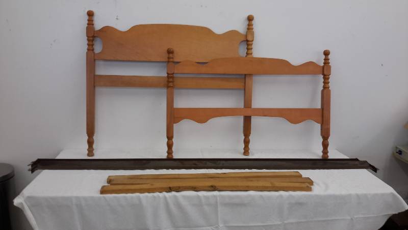 lot 111 image: twin bed frame