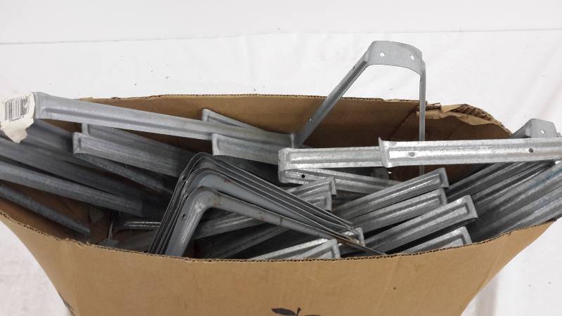 lot 119 image: box of hardware