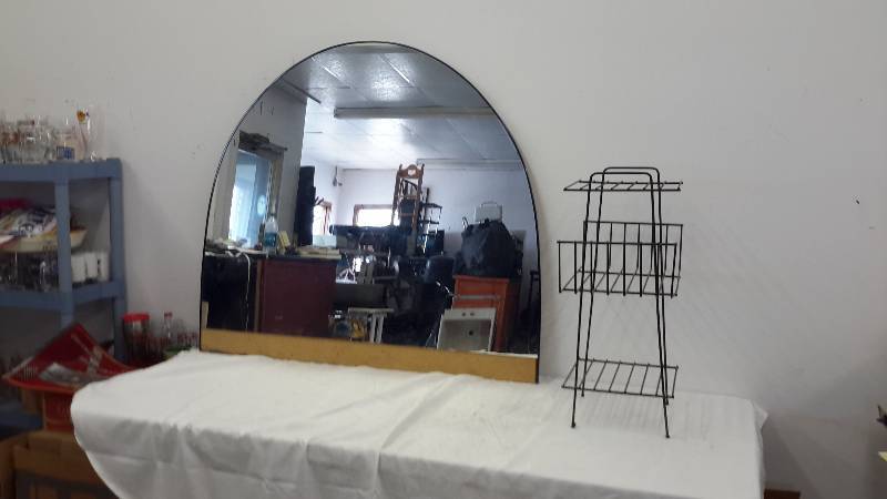 lot 127 image: mirror and plant stand