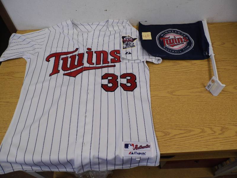 Minnesota Twins Jersey & Flag