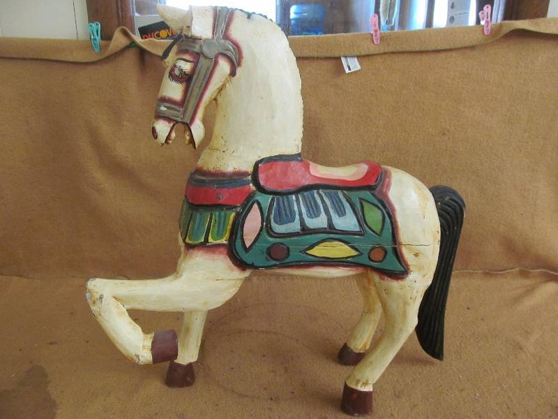lot 2 image: Vintage Horse