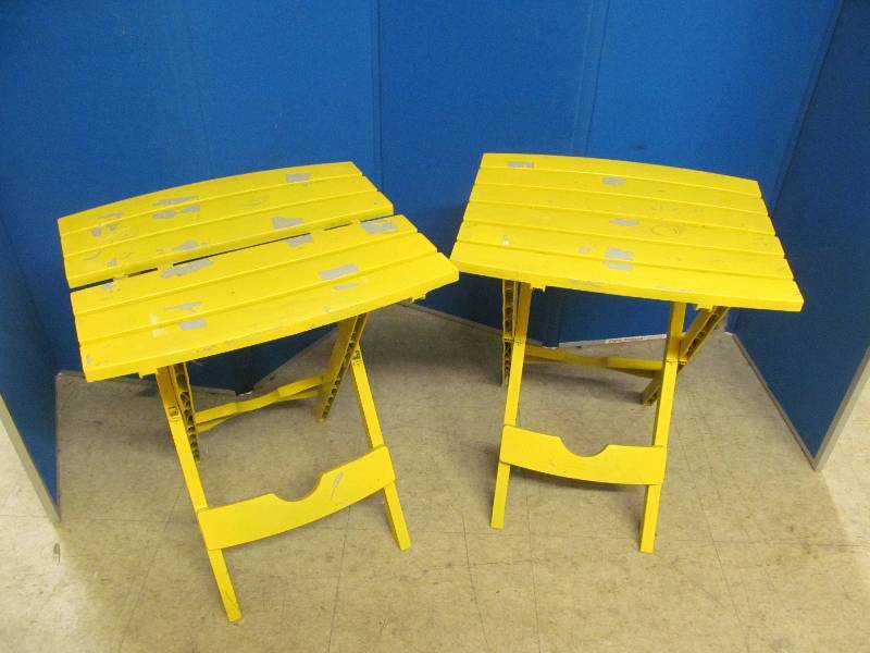 lot 20 image: Foldable tables