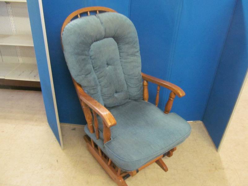 lot 22 image: Rockerglider chair