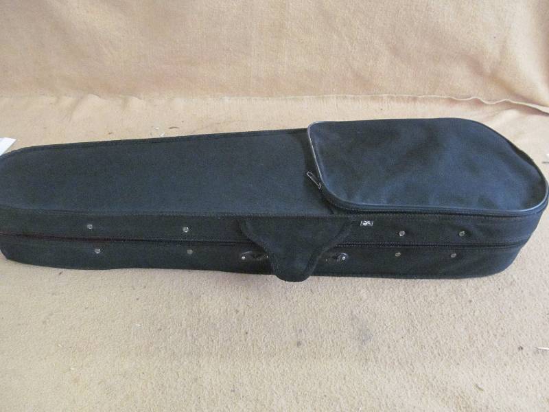 lot 24 image: Violin