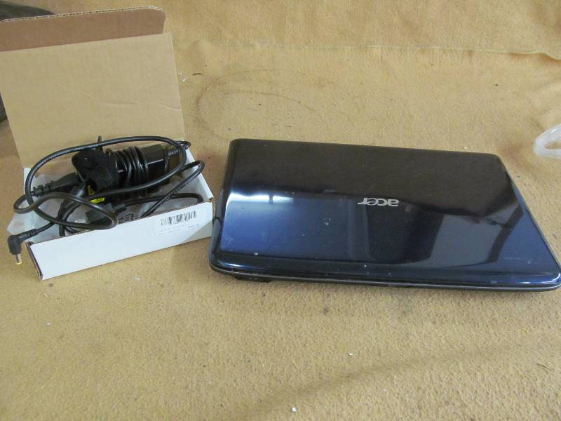 lot 27 image: Laptop