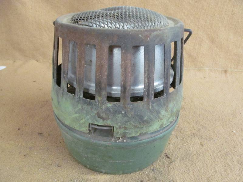 lot 40 image: Vintage heater