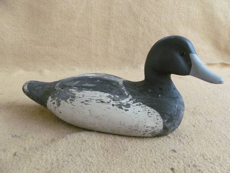 lot 49 image: Duck decoy