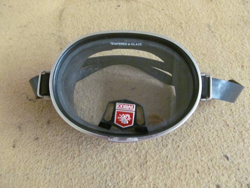 lot 60 image: Goggles