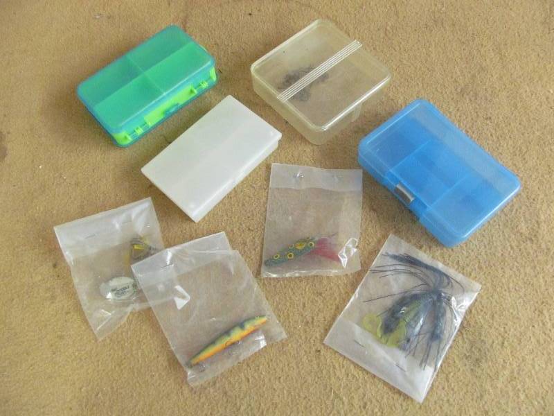 lot 76 image: Fishing Items