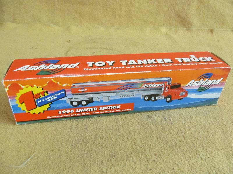 lot 81 image: Tanker Truck