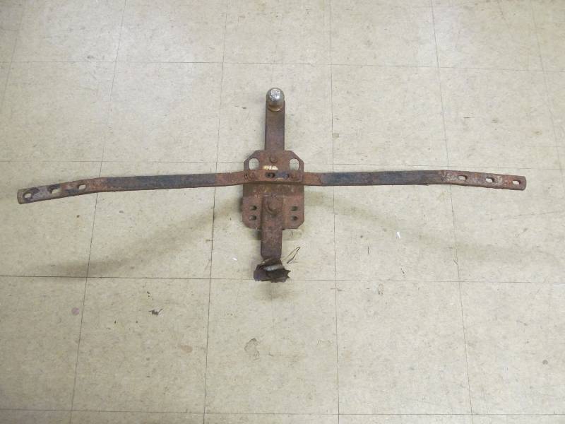 lot 98 image: Trailer Hitch