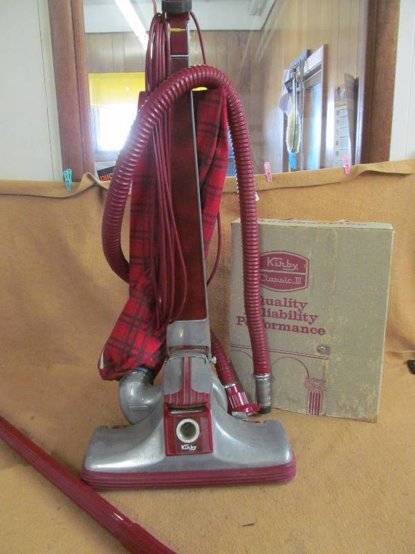 lot 122 image: Vintage vacuum