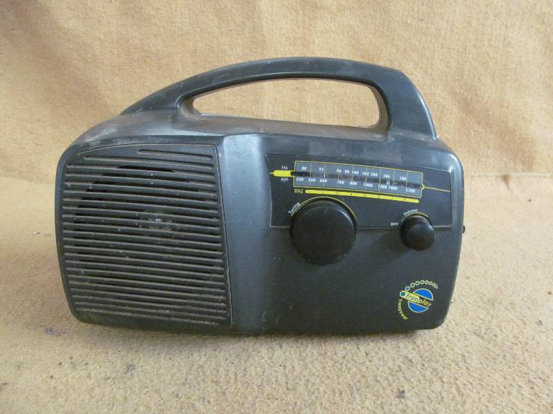 lot 128 image: Radio