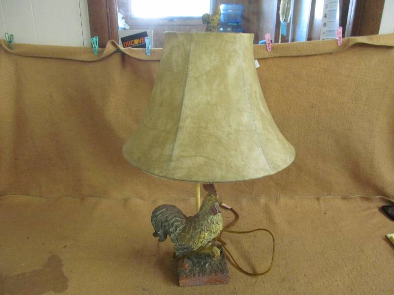 lot 131 image: Lamp