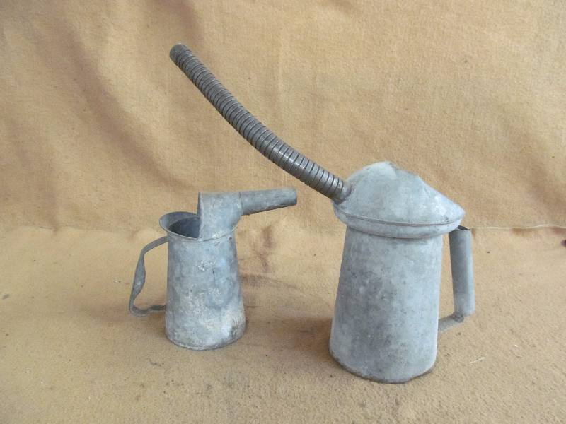 lot 141 image: Vintage oil cans