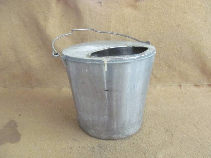 lot 142 image: Vintage milk bucket