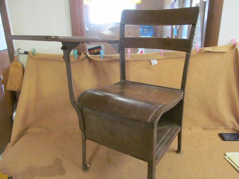 lot 152 image: Vintage school desk
