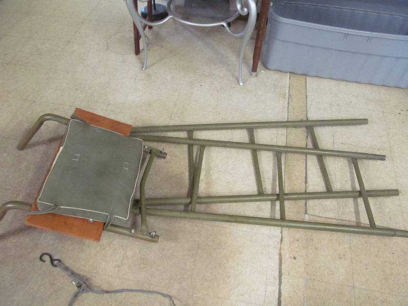 lot 182 image: Deer stand