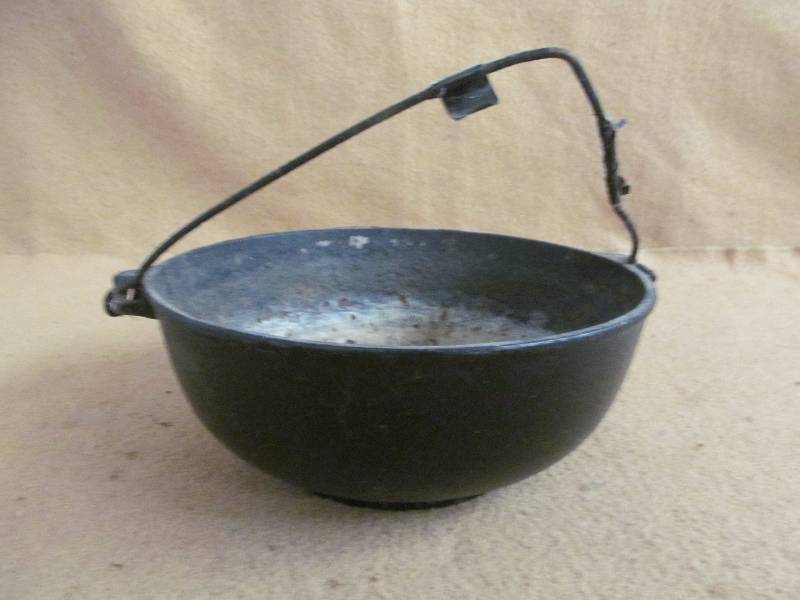 lot 219 image: Kettle