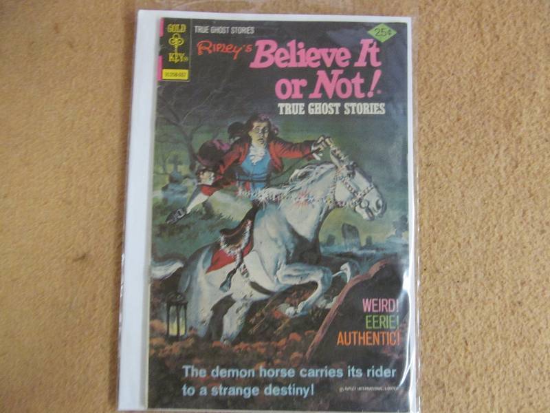 lot 227 image: Comics
