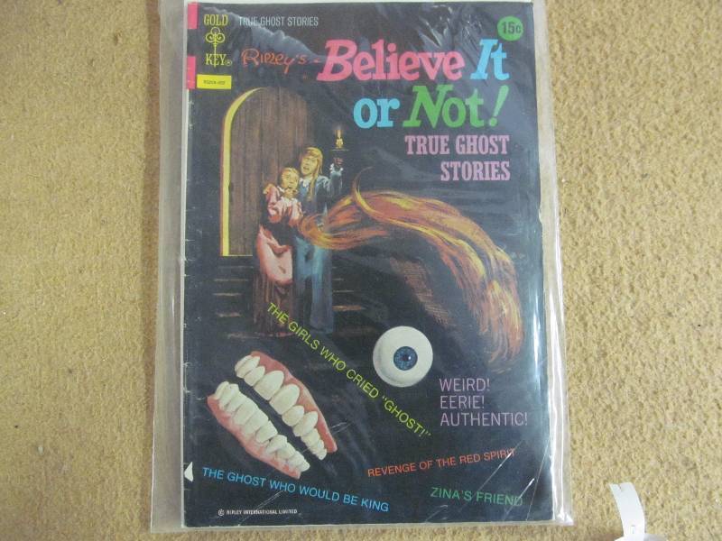 lot 230 image: Comics