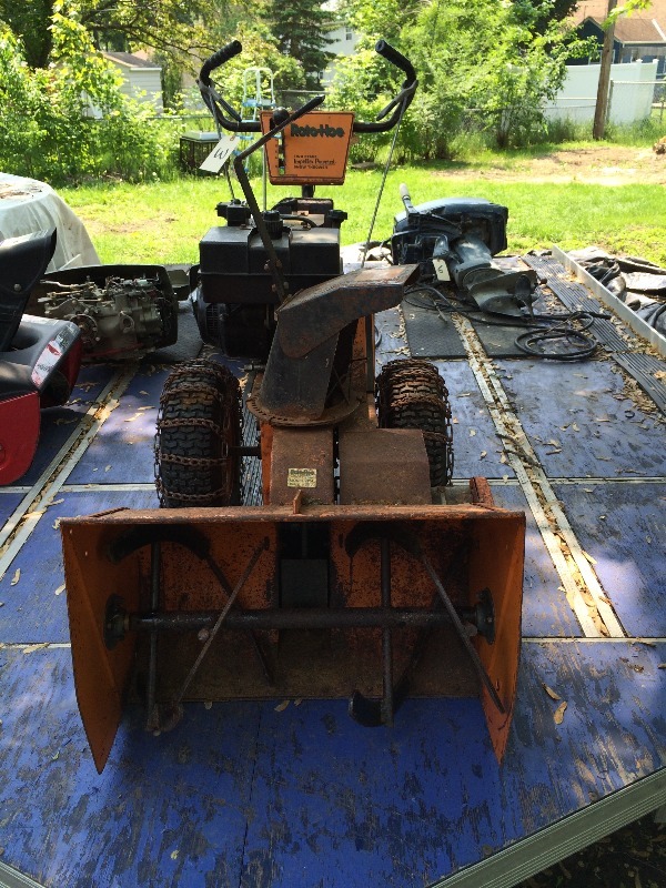 lot 3 image: Roto-Hoe Snowblower   2 stage Impeller powered snow thrower  8 hp