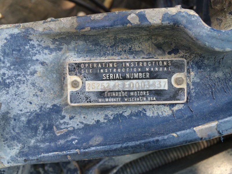 lot 6 image: Evenrude Outboard Motor  25 hp  Owner says it runs