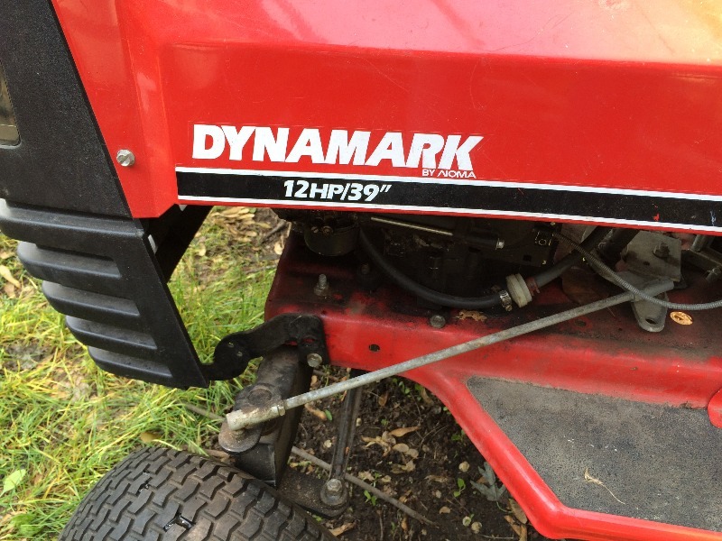 lot 7 image: Dyna Mark Riding Lawn Mower  12 hp  23 inch cut
